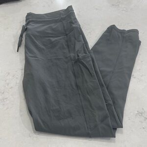 Women’s green leggings